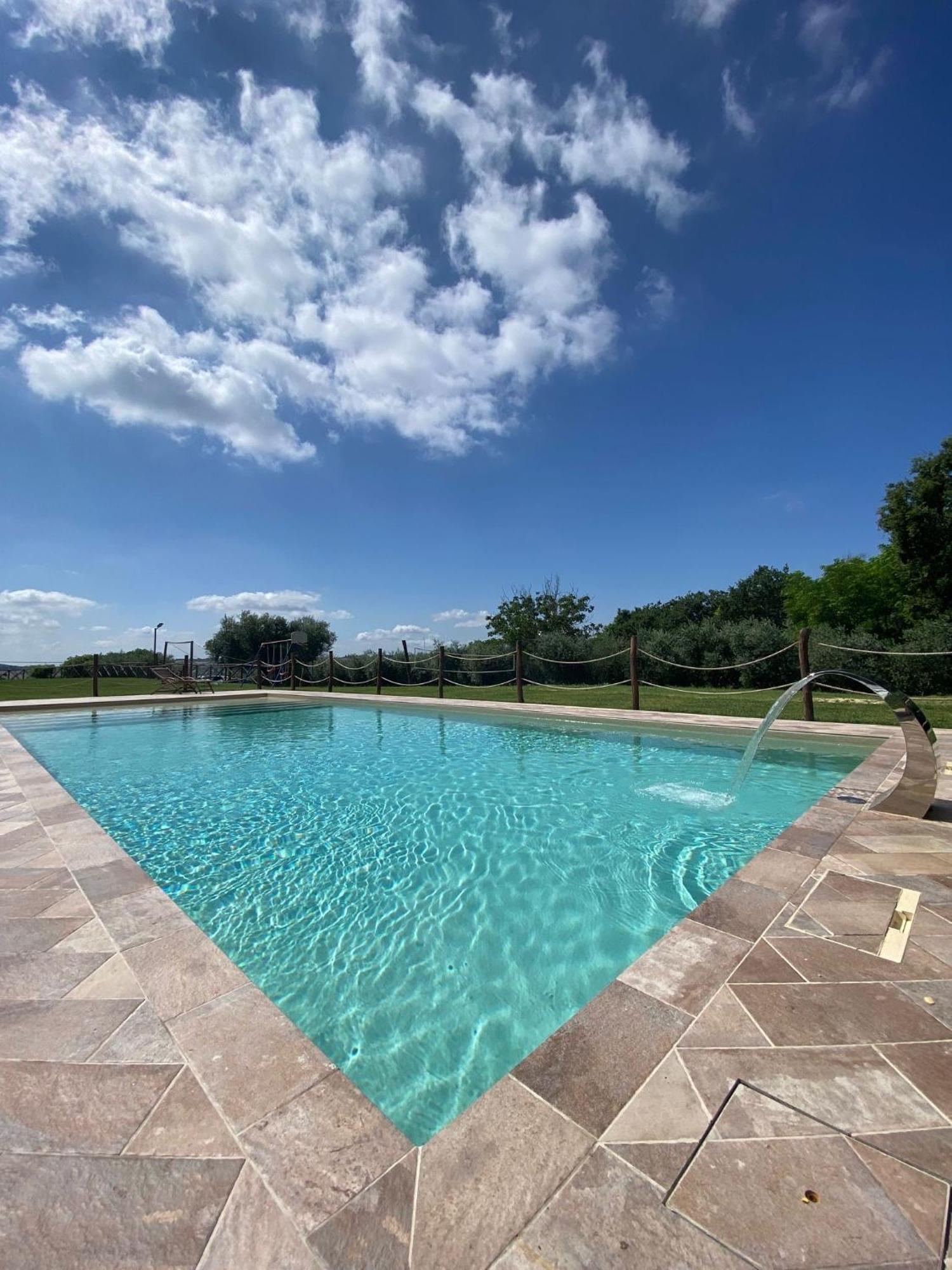 Agriturismo Nido Delle Rondini มาเชราตา ภายนอก รูปภาพ